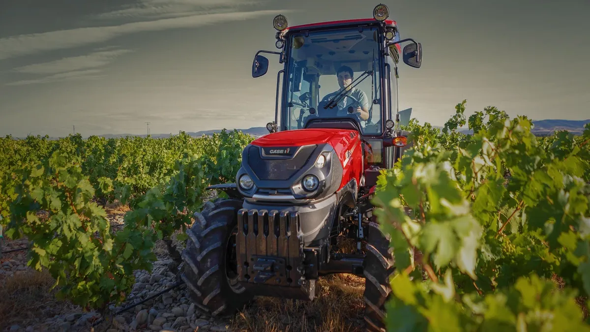 Case IH Farmall 110CL
