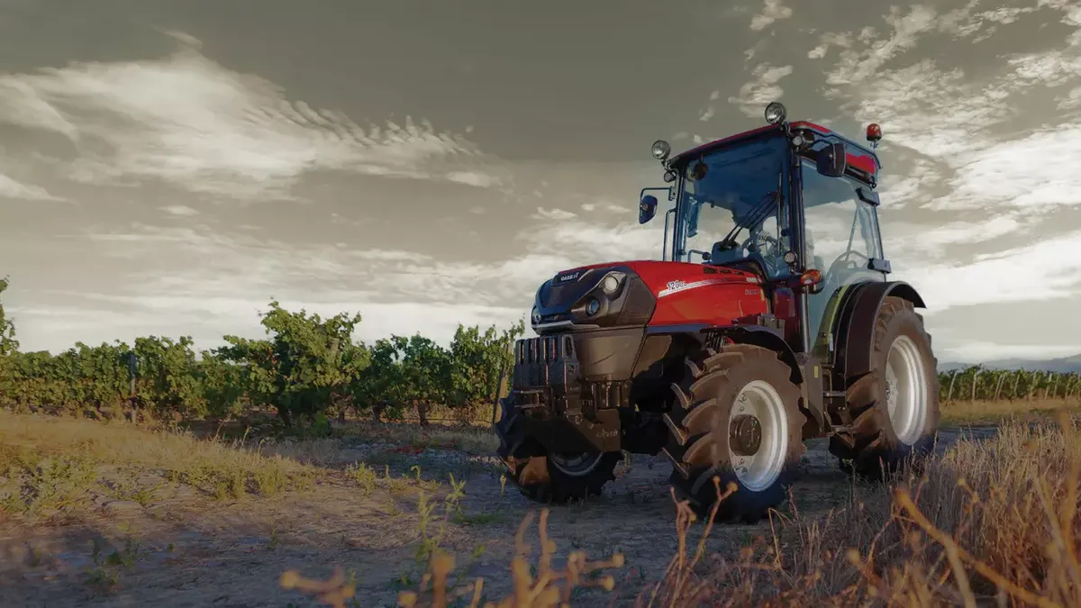 Case IH Farmall 120CL