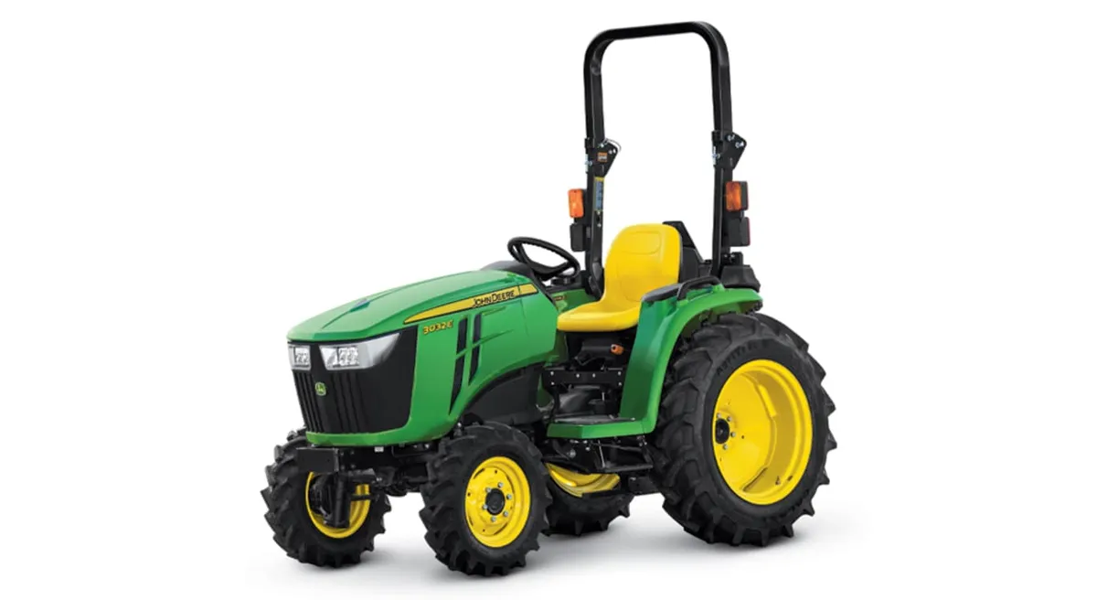 John Deere 3032E