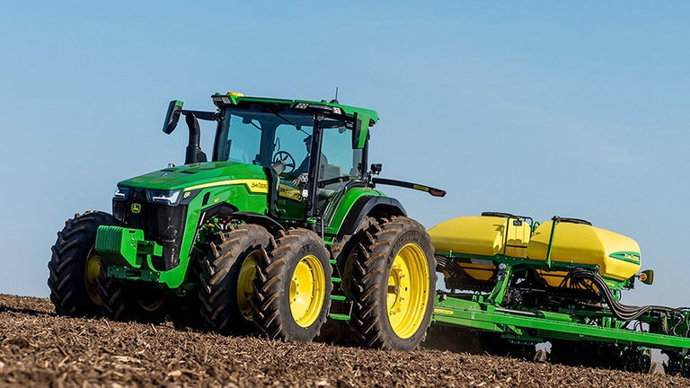 John Deere 8R 230