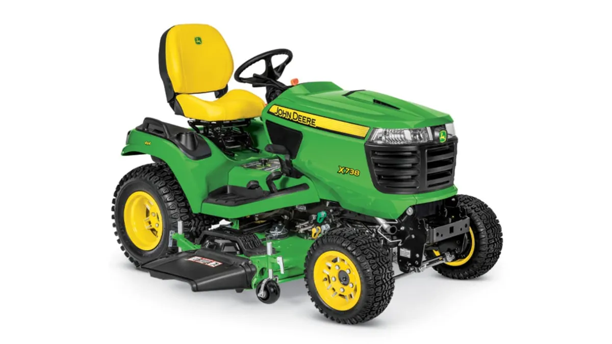 John Deere X738