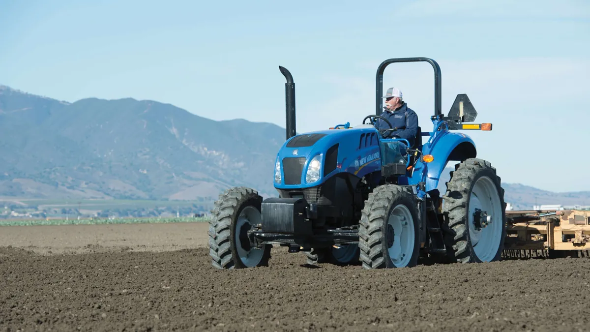 New Holland TS6.130